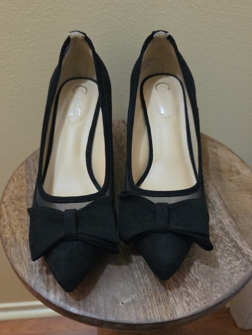 Pointed-Toe Black Bow Pumps